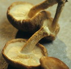 Dry salting mushrooms and syroezhek
