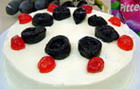 Cake with prunes